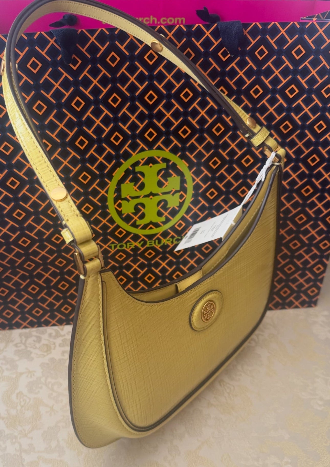 NWT Tory Burch Medium Robinson Crosshatched Convertible Crescent Bag -Butter Mint With Original Dust Bag